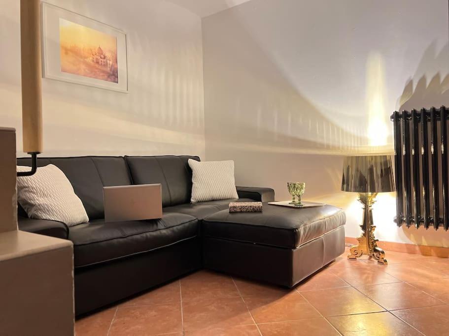 Apartamento Life Is Beautiful Design Loft Navigli Romolo, Netflix, Wifi, Ac And Street Parking Milán Exterior foto