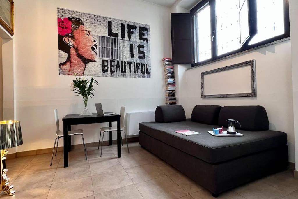 Apartamento Life Is Beautiful Design Loft Navigli Romolo, Netflix, Wifi, Ac And Street Parking Milán Exterior foto