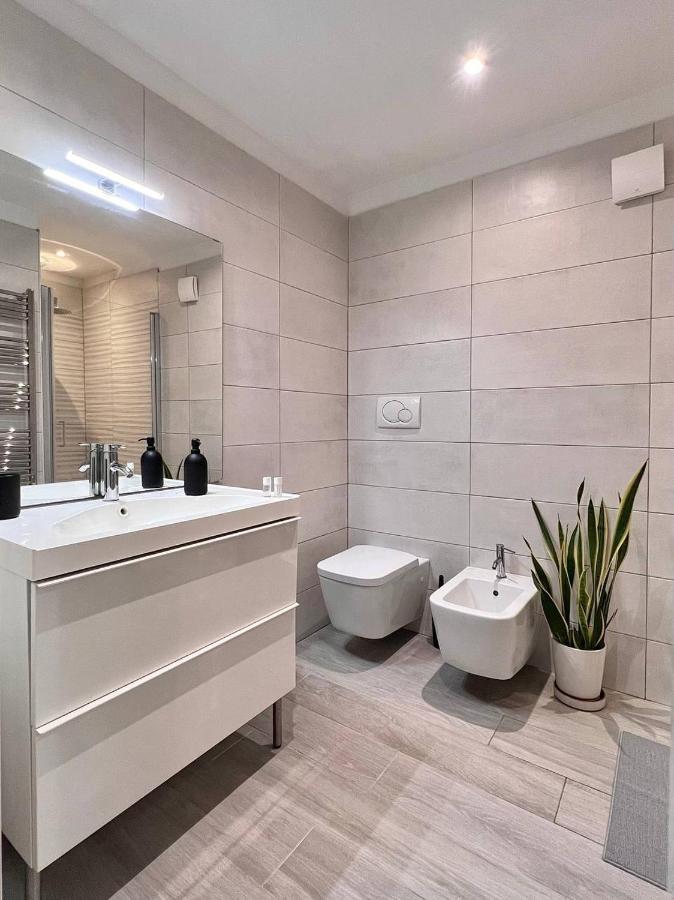 Apartamento Life Is Beautiful Design Loft Navigli Romolo, Netflix, Wifi, Ac And Street Parking Milán Exterior foto